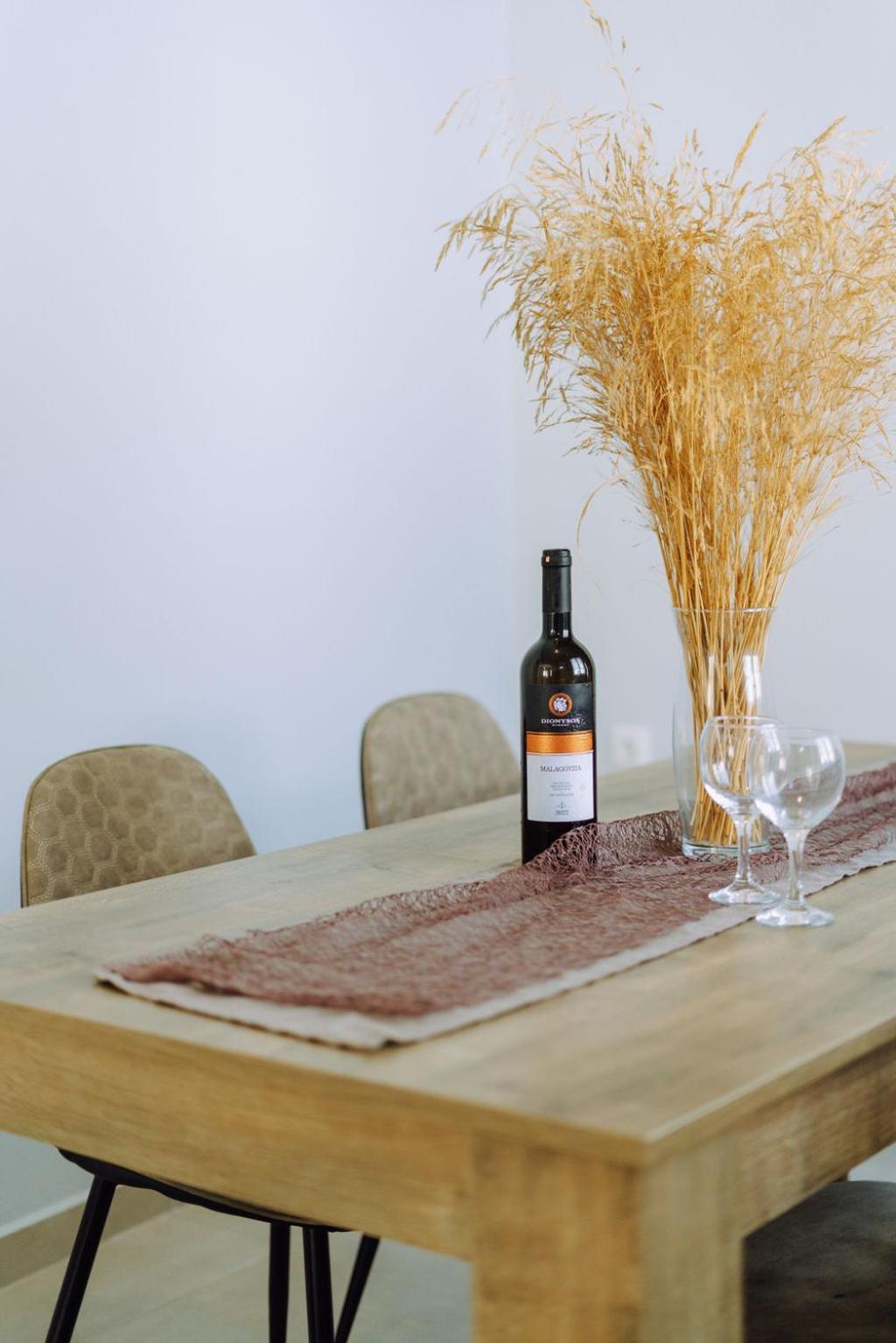 Lithostroto Suites 阿尔戈斯托利翁 外观 照片