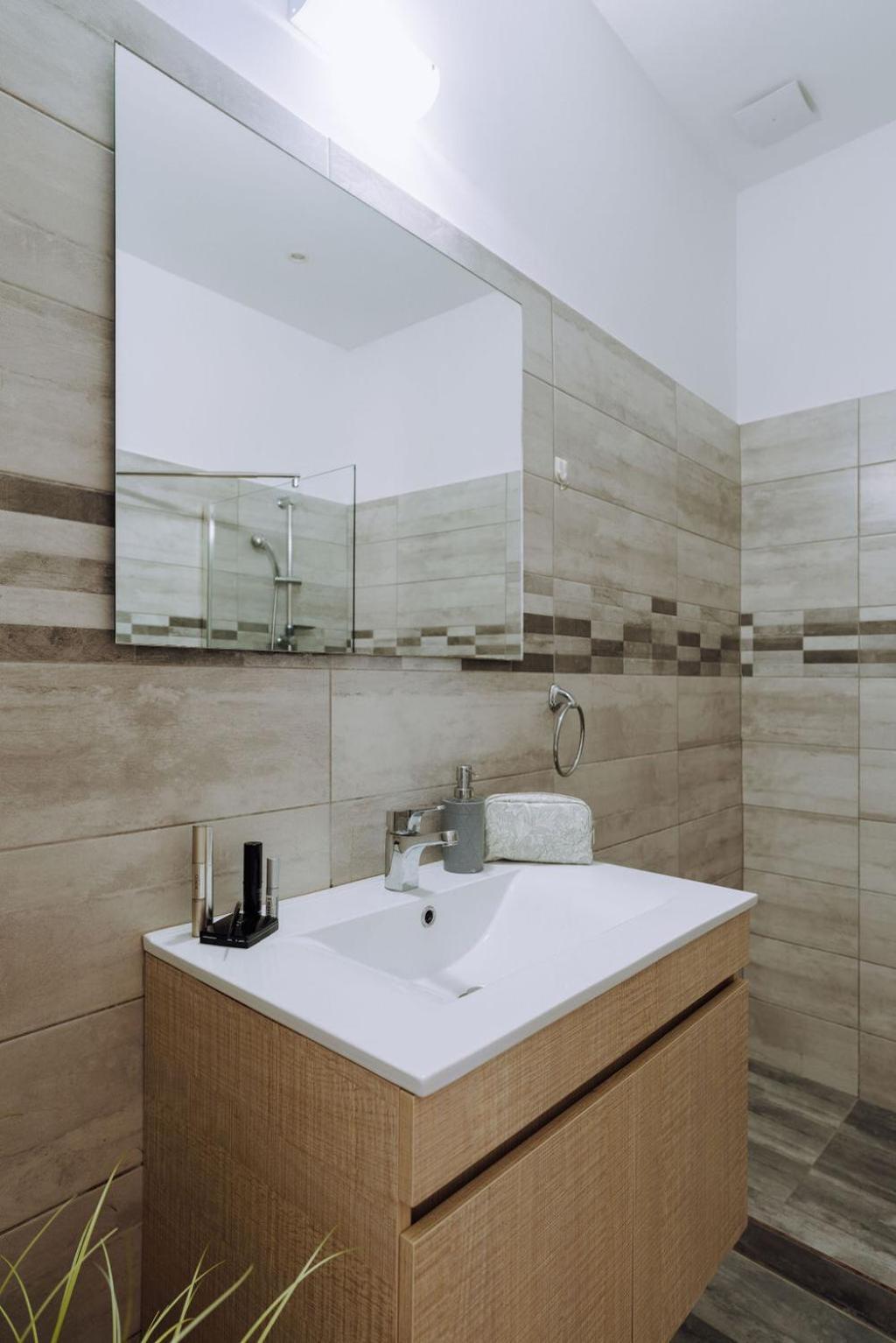 Lithostroto Suites 阿尔戈斯托利翁 外观 照片